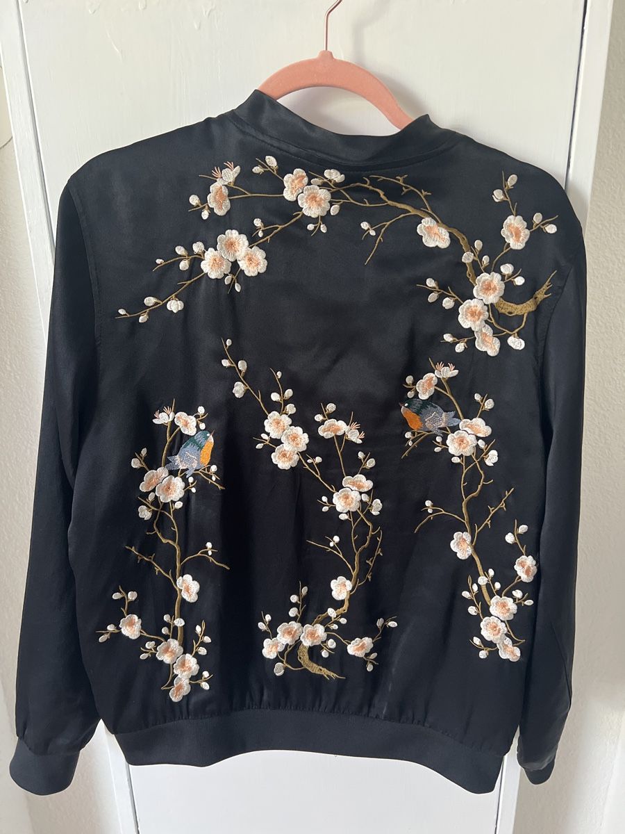Zara Jacken: Blouson Jacke mit Stickereien – Gebraucht aus Zollikon von adr_c6zs 1