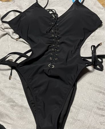 Costume  da bagno nero sexy con lacci dorati- nuovo