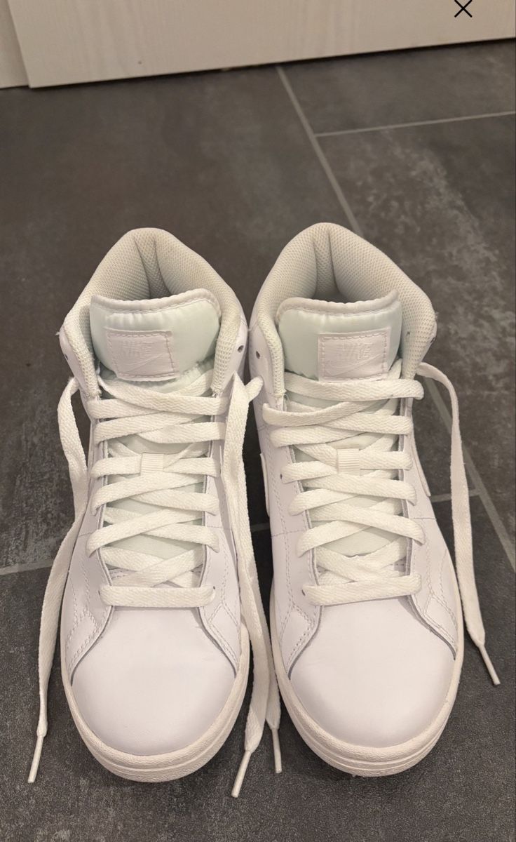Nike Scarpe da donna: WEISSE NIKE SNEAKER – Nuovo (secondo la descrizione) da Heimberg venduto da nic_2t92 1