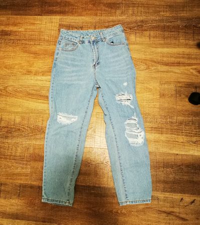 Jeans, stylische Destroyed-Optik, Gr. 36