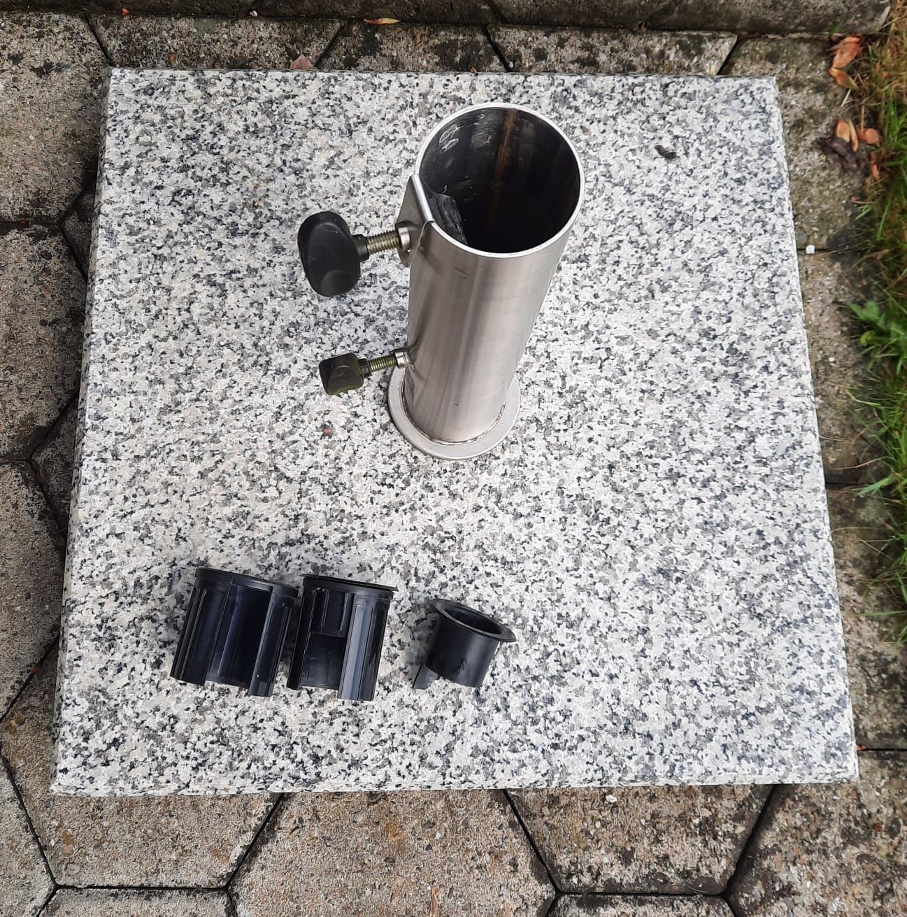 Altro: Doppler Sonnenschirmständer Trolley Granit – Usato da Oberrüti venduto da schui12