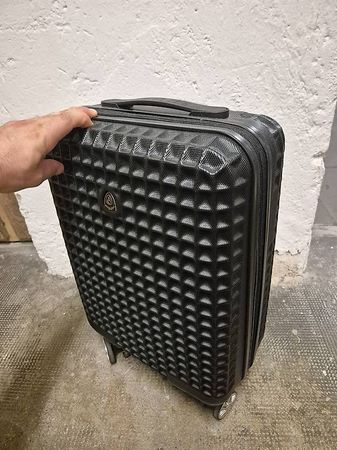 Kleiner Carry-On Rollkoffer