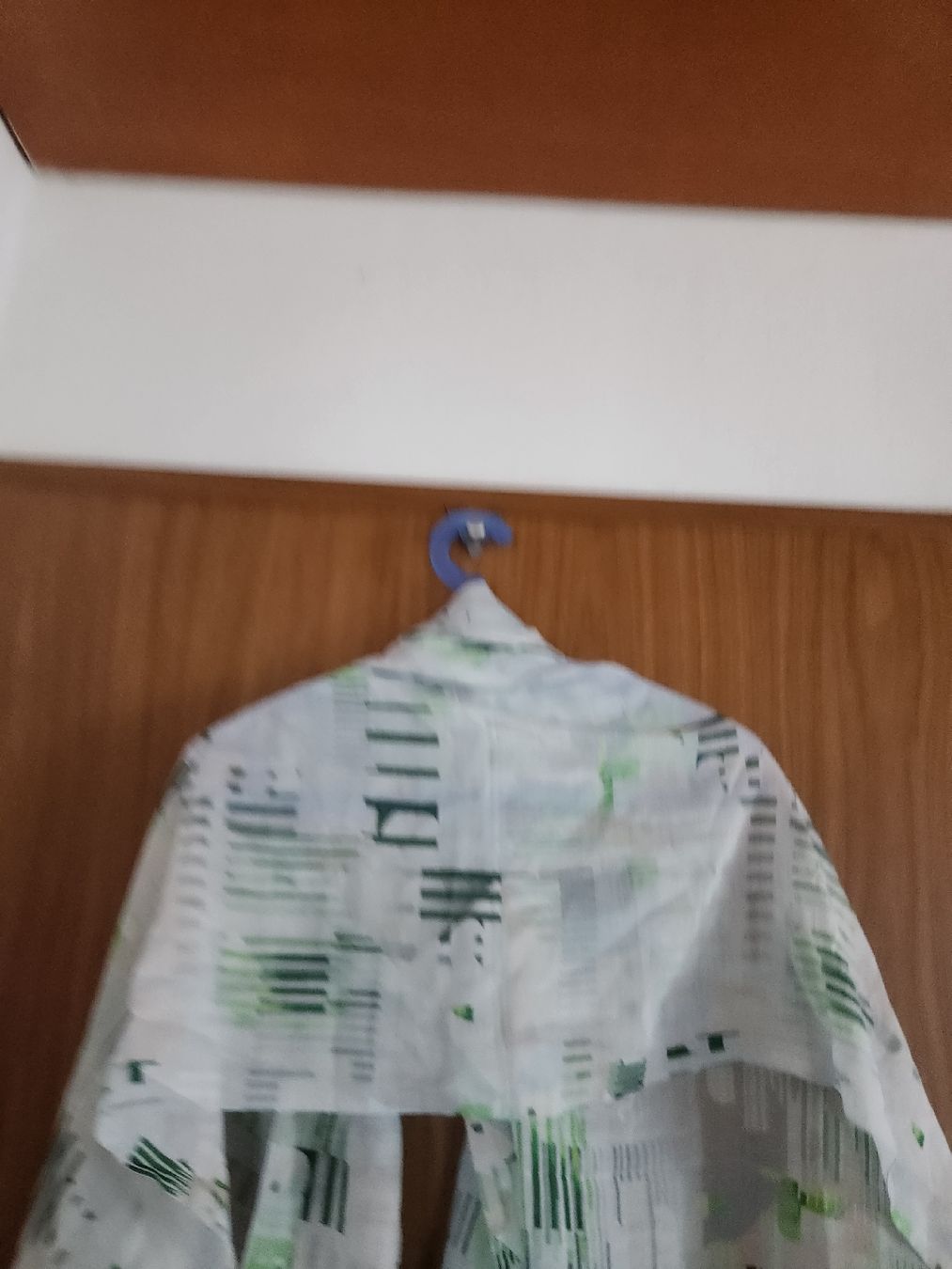 Marc Cain Foulards & écharpes: Écharpe Marccain imprimée blanc et vert occasion  – D'occasion à Niedergösgen par Eva2410 2