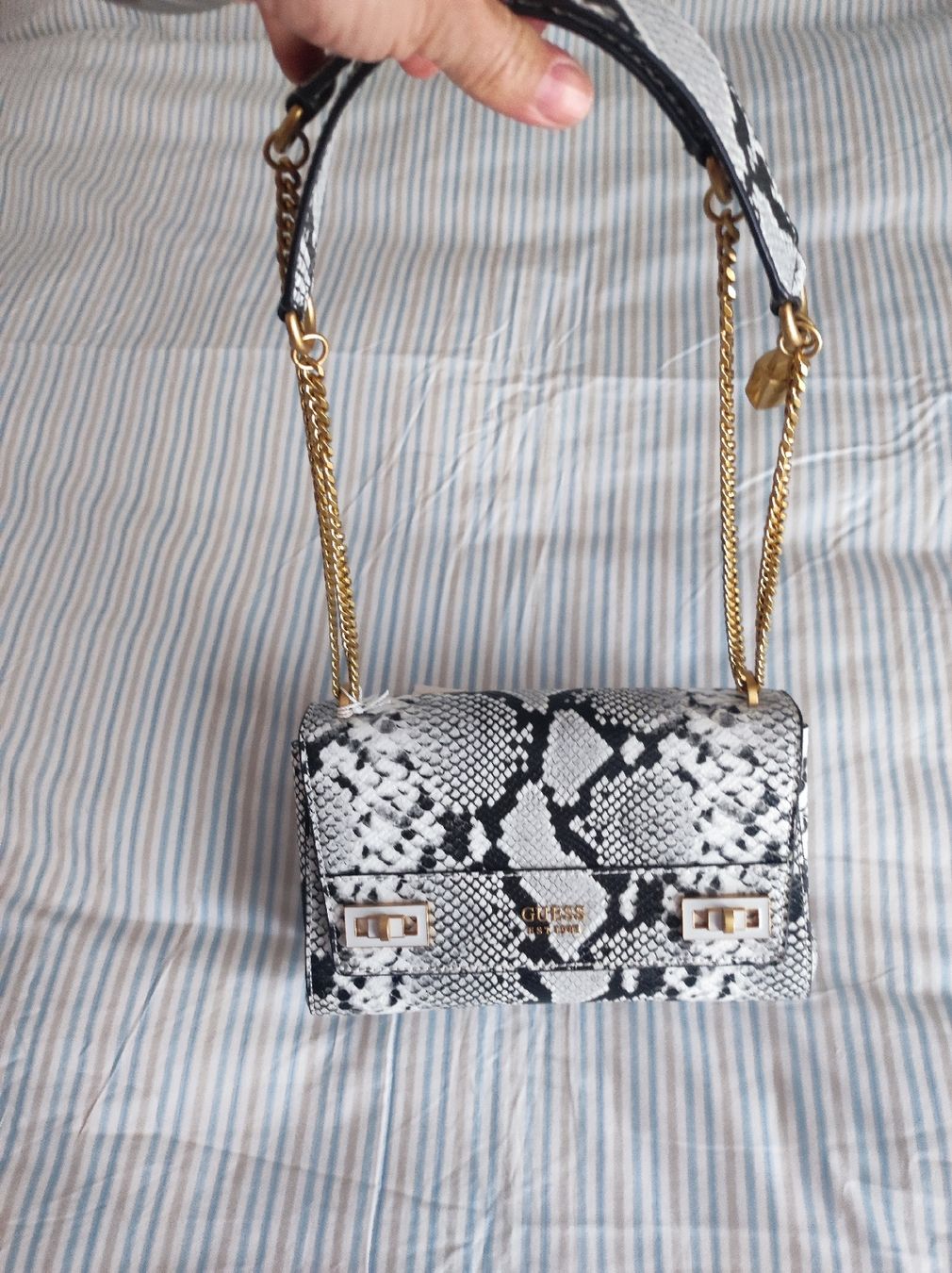 Guess Borse da donna: Sac à mains GUESS Python – Usato da Bussigny venduto da Brettinette 1