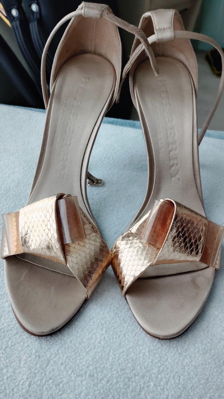 Burberry Damenschuhe: Burberry Sandale  – Neu (gemäss Beschreibung) aus Spreitenbach von ludwigmaira