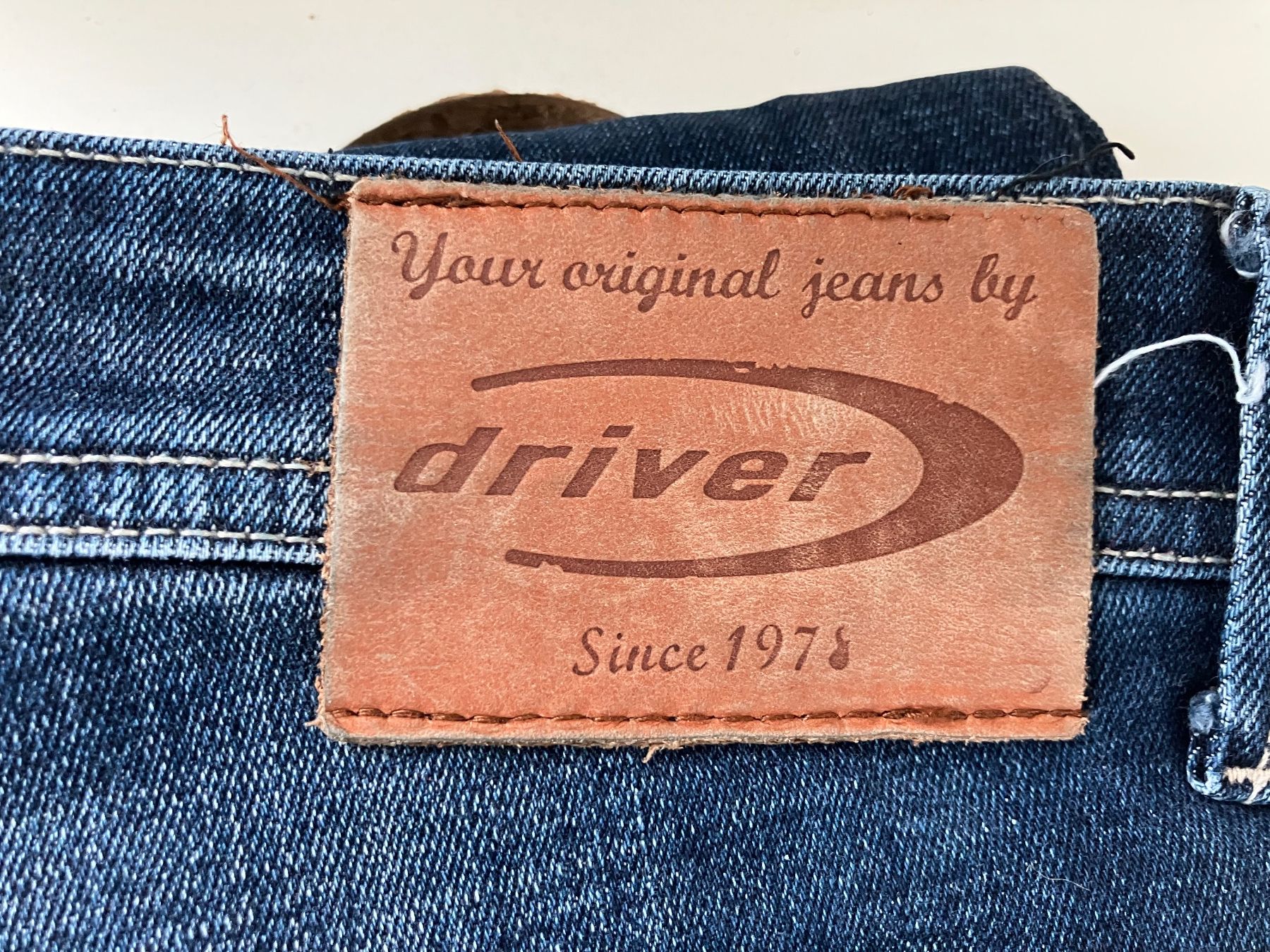 Jeans: Driver Jeans, neuwertig, Gr. 29 – Usato da Wettingen venduto da Chnoelleli 1