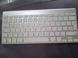 Clavier Apple Magic Keyboard sans fil occasion