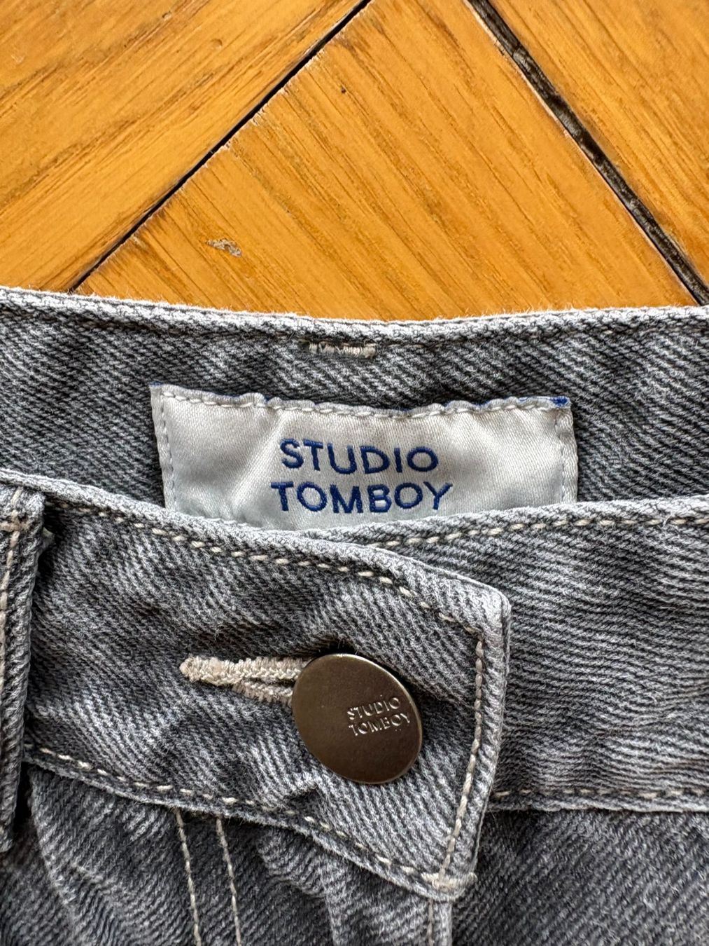 Jeans: GREY "BARREL" DENIM by Studio TomBoy – Usato da Zürich venduto da Ankawhi 1