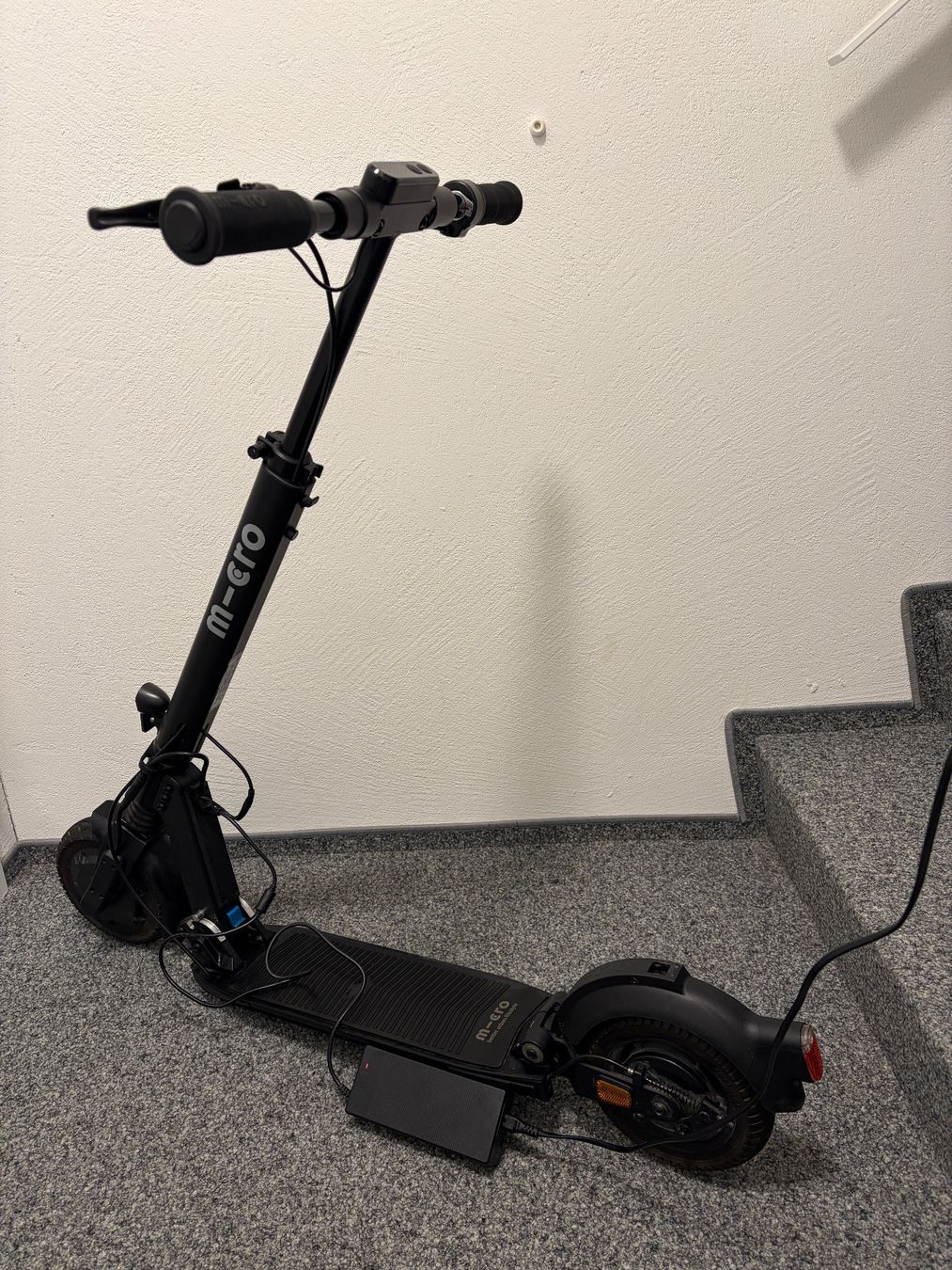 Micro Kickboard: Micro Explorer escooter in ZH - EU Konform – Usato da Stallikon venduto da kessleroni
