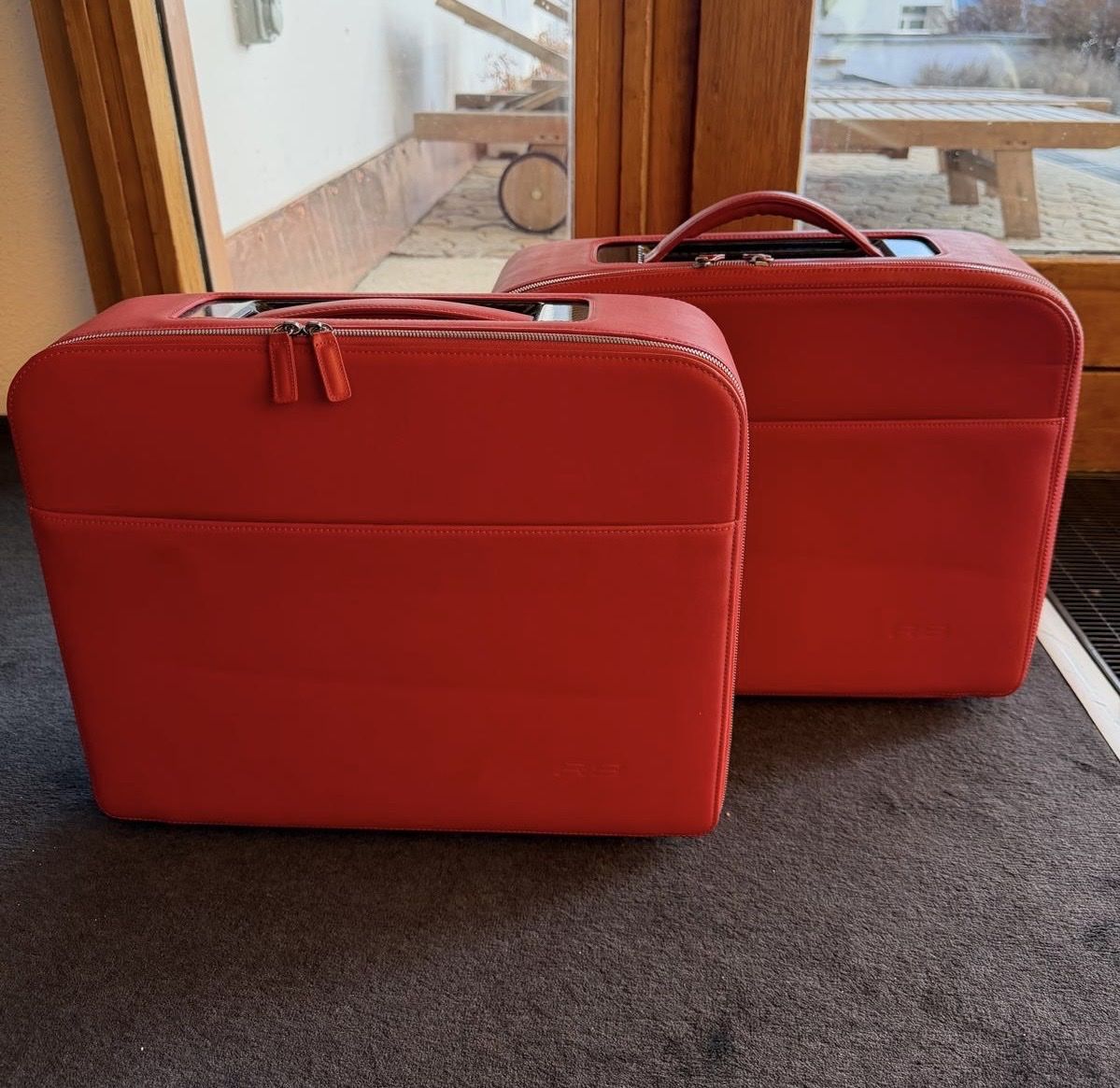 Valigie: Ensemble de bagages pour Audi R8 Coupe – Usato da Grandvaux venduto da Leloudu099 2