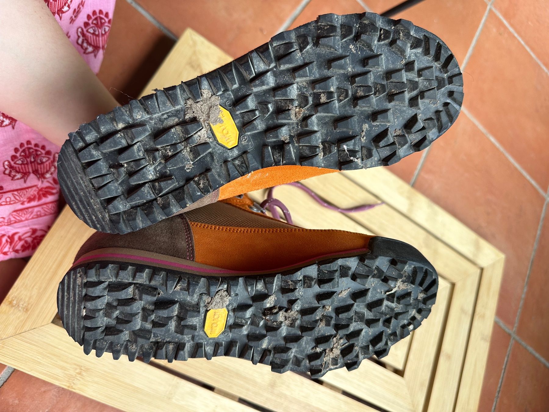 Scarpe da uomo: Wanderschuhe Grösse 37 - 38 fast neu – Usato da Basel venduto da mar_55j8 5