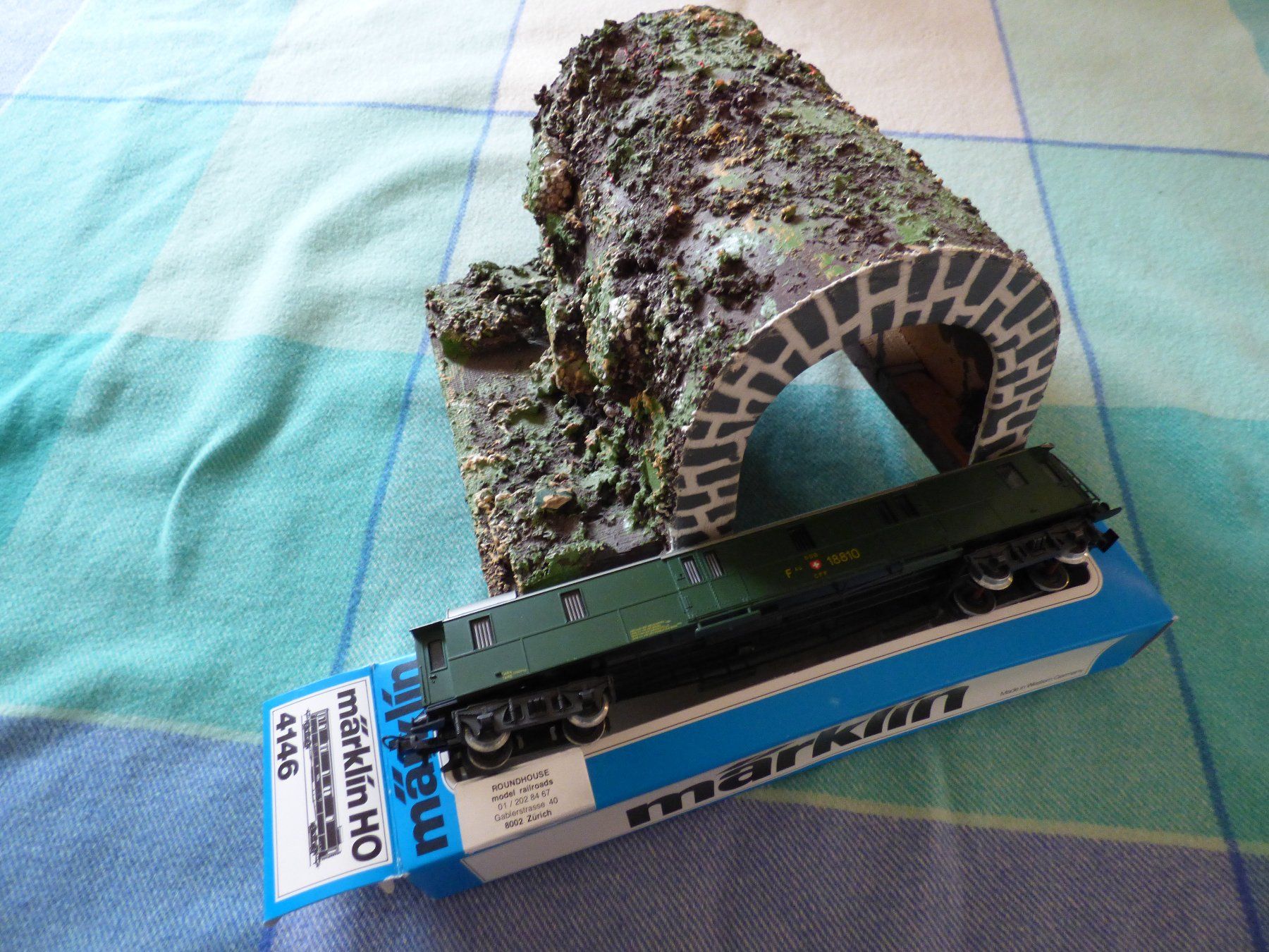 Märklin Modellini di ferrovie: Nostalgie-Tunnel & SBB-Postwagen (Märklin) – Nuovo (secondo la descrizione) da Zürich venduto da Goulliver