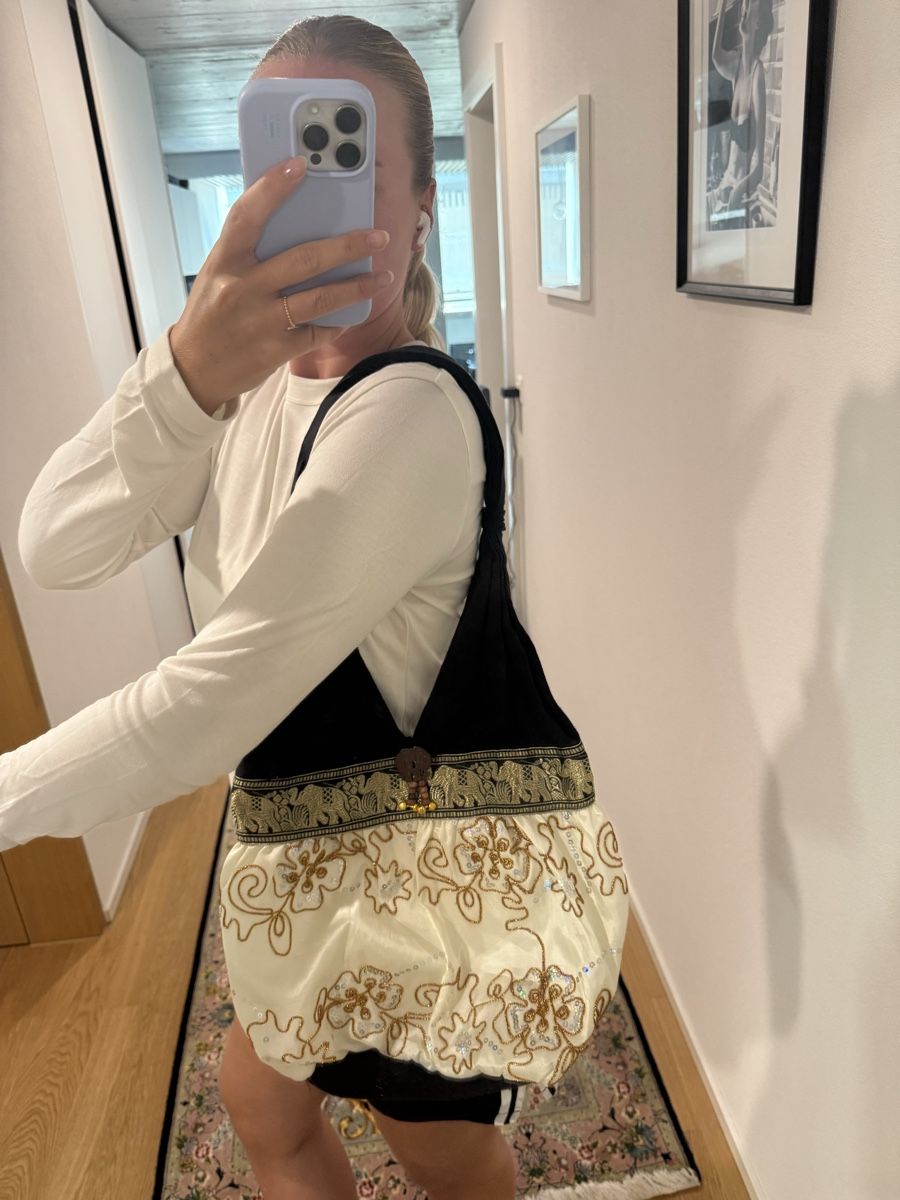 Taschen für Damen: Wunderschöne Schultertasche – Gebraucht aus Bottmingen von Itsclaire 2