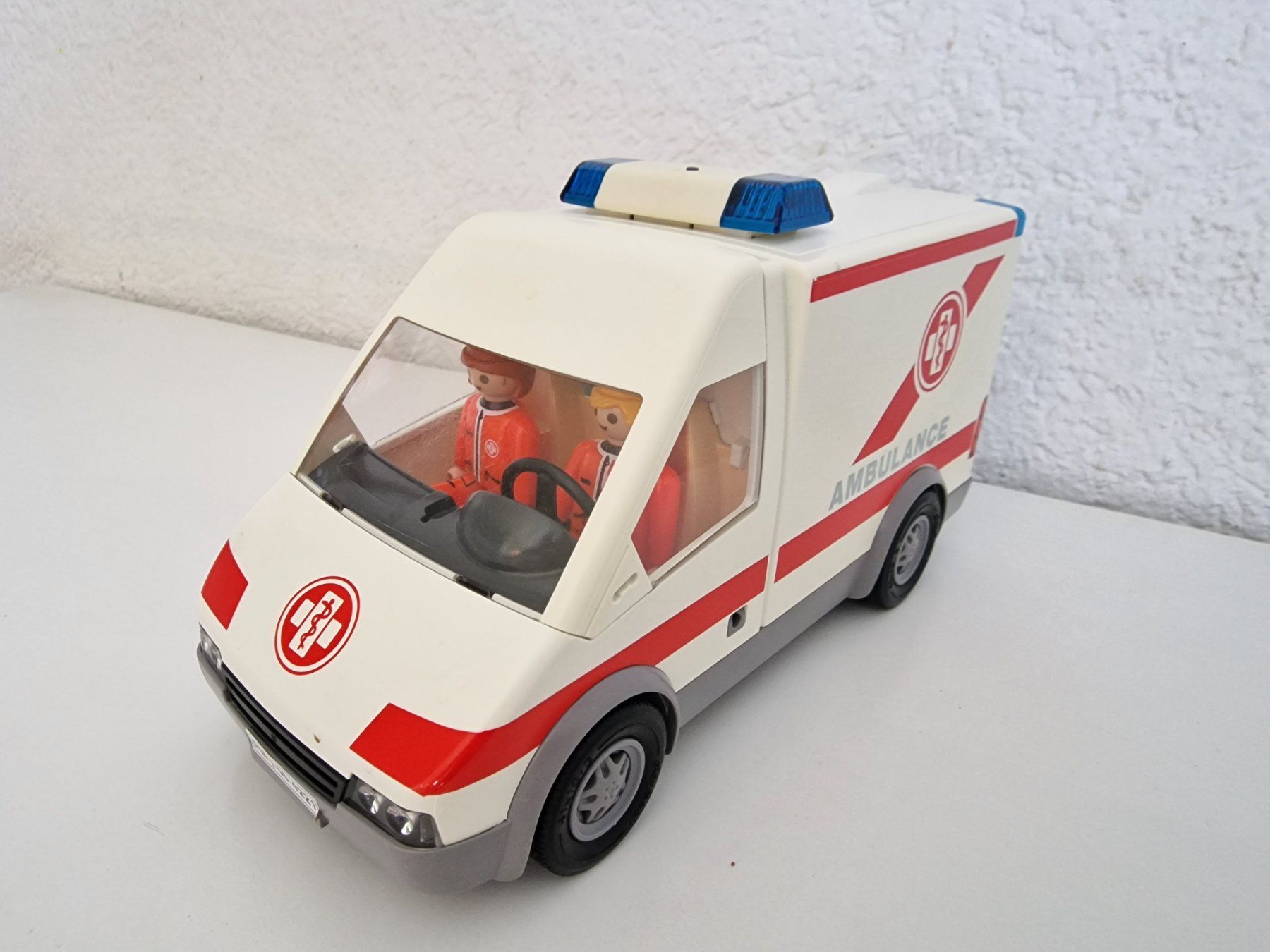 Playmobil Giocattoli: Playmobil Krankenwagen – Usato da Rain venduto da JLT1020 2