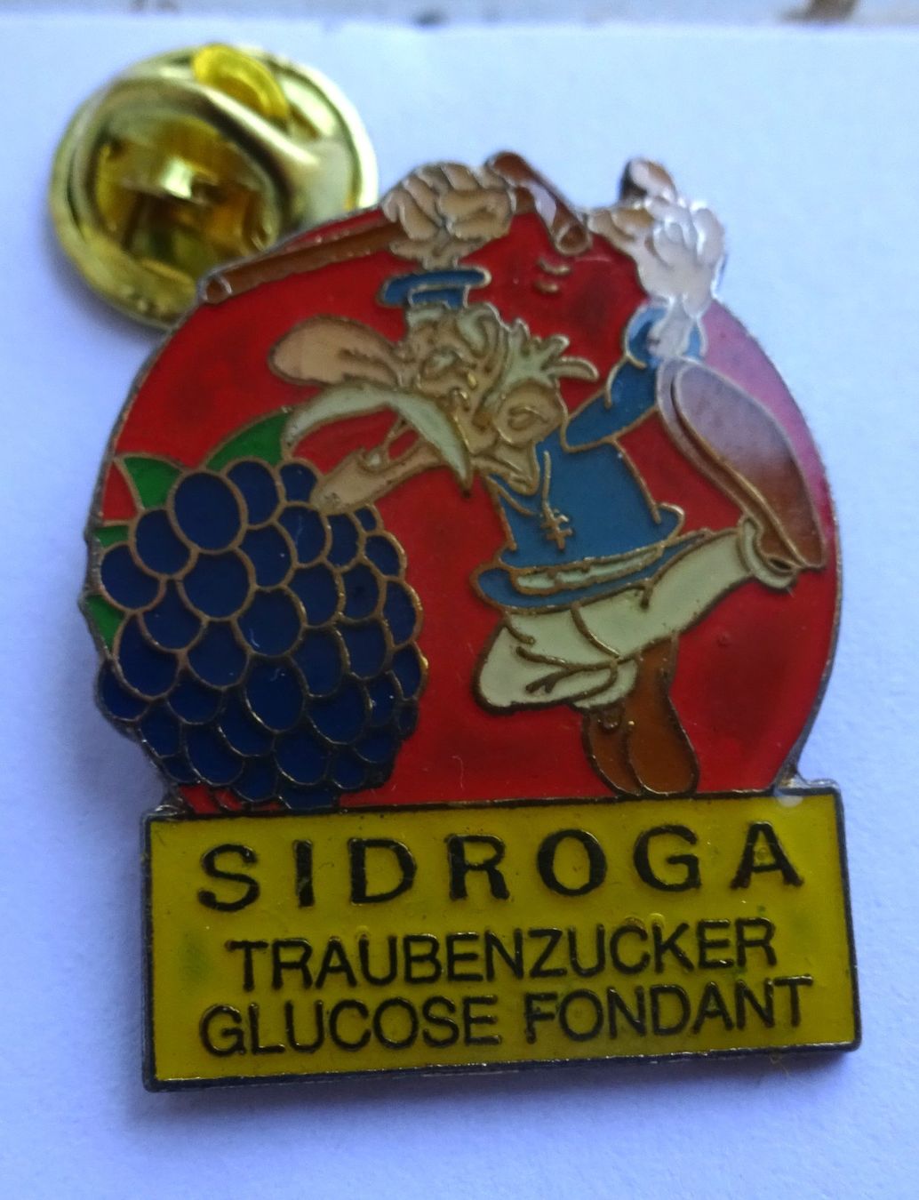 Placchette & Badge: Pin Sidroga Traubenzucker METHUSALIX – Usato da Utzenstorf venduto da BUtter81