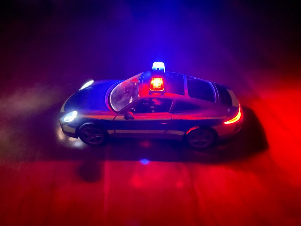  Foto zu Playmobil Polizeiauto mit Scheinwerfer- und Blaulichteffekt (Gebraucht 