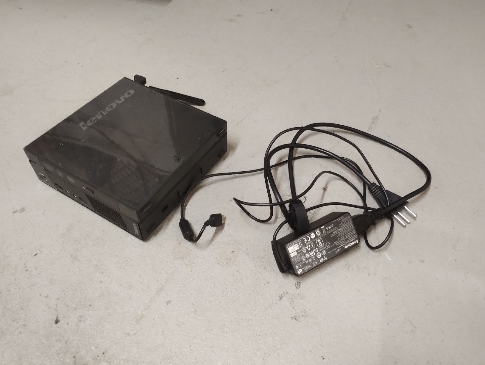 Lenovo PC: Lenovo ThinkCentre Mini PC DVD-RW WLAN mit Netzteil – Usato da Zürich venduto da danihell