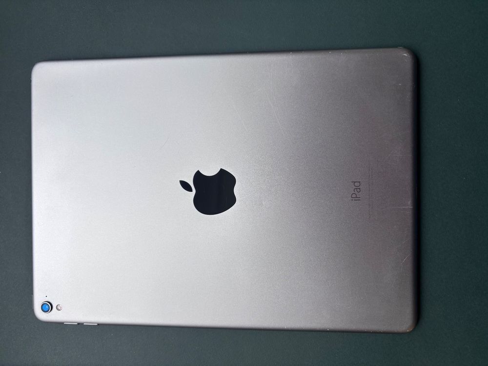 Apple Tablet PC: Apple iPad Pro 9.7 Zoll – Usato da Bern venduto da gent69