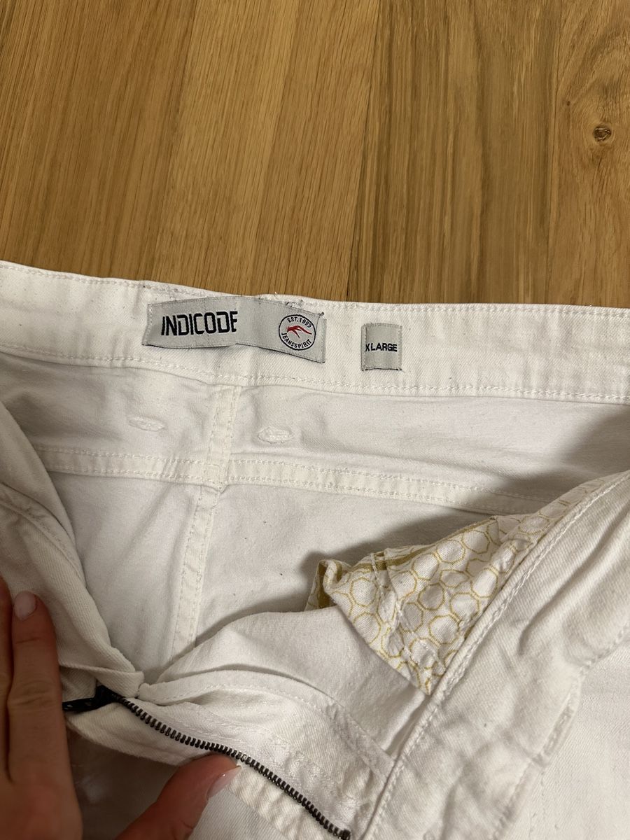 Pantaloni: INDICODE Herren Shorts, weiss, Gr. XL, Sommer – Usato da Lufingen venduto da ott_r59k 1
