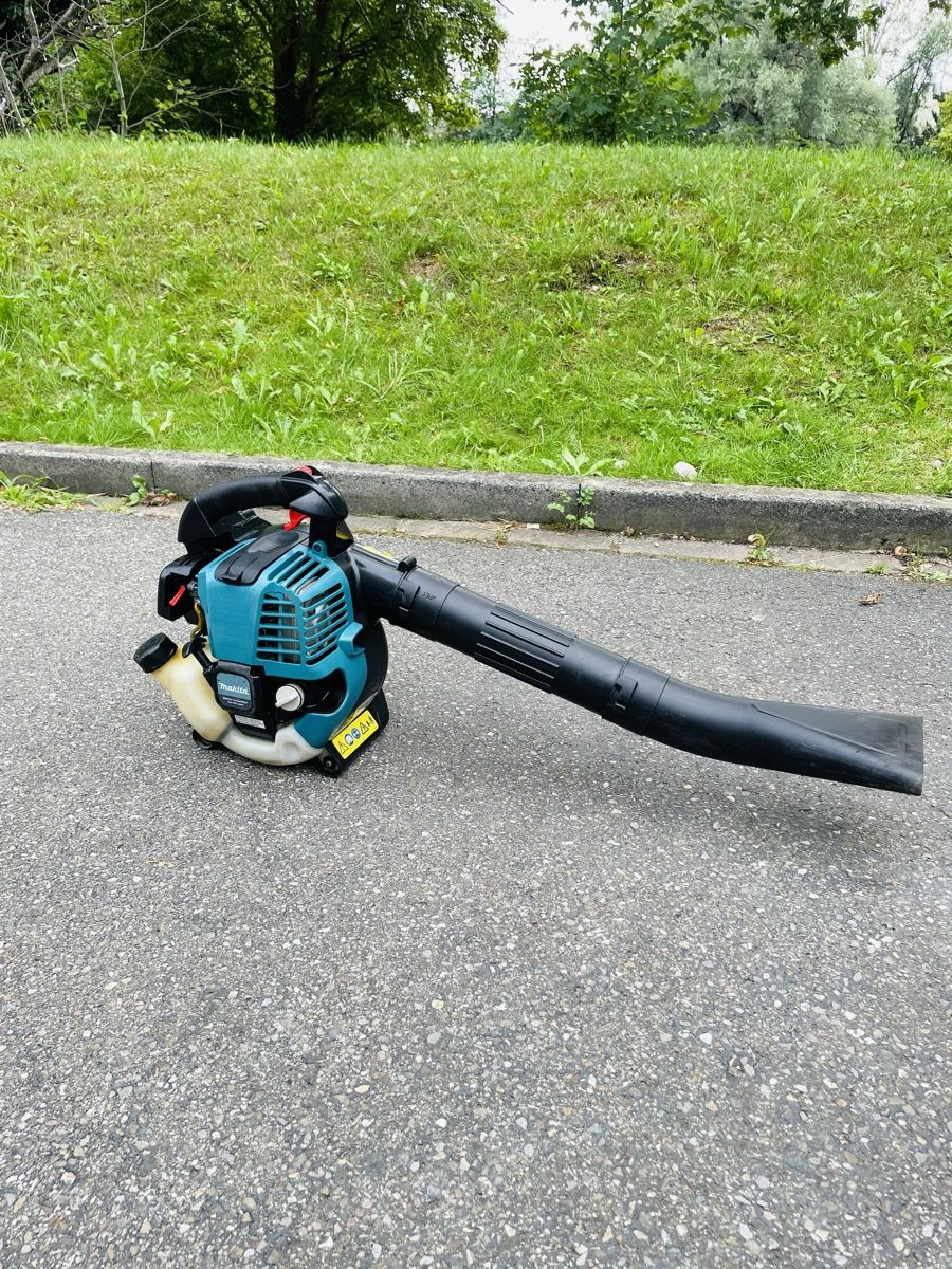 Makita Soffiatori & Aspiratori per foglie: Laubbläser Makita 4 Takt – Usato da Würenlos venduto da Shop_Shop
