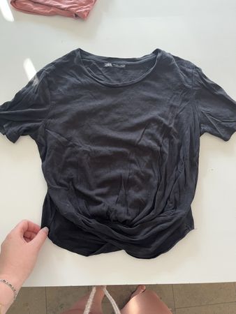 Schwarzes ZARA T-Shirt mit Knoten, Grösse S, Top Zustand!