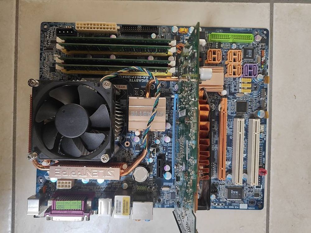 Gigabyte 965 Mainboard mit Intel Core 2 Duo E6600 6GB 2