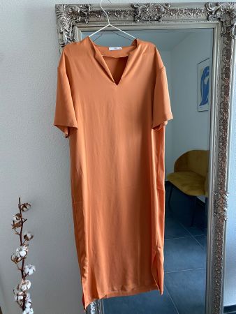 Kleid orange glänzend-  Grösse M