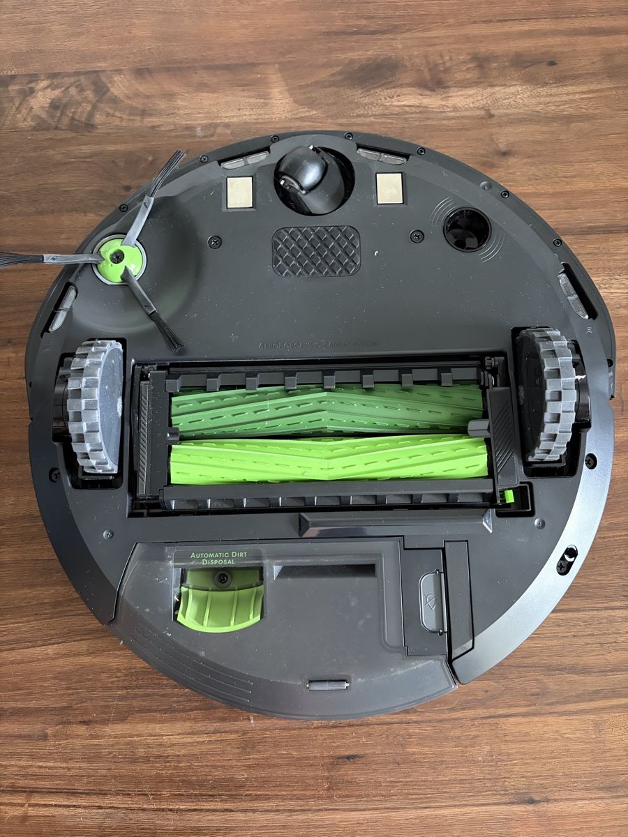 Irobot Aspirapolveri & Accessori: iRobot Roomba i1+ mit Clean Base Absaugstation – Usato da Thun venduto da kleopatra87 4
