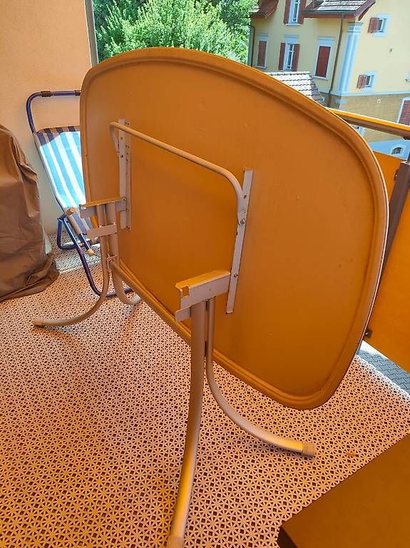 Tavoli: stabiler Gartentisch in gutem Zustand – Usato da Cham venduto da MichaelK05 1
