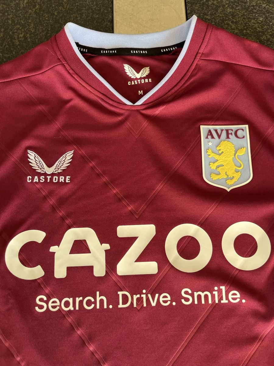Canottiere & Pantaloni: Aston Villa Trikot – Usato da Besenbüren venduto da eri_j8j6