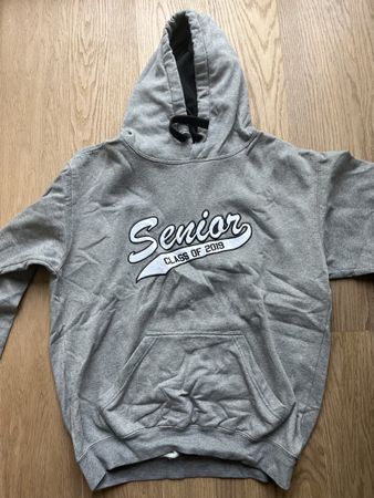 Jostens Senior Class of 2019 Hoodie Grau (M)