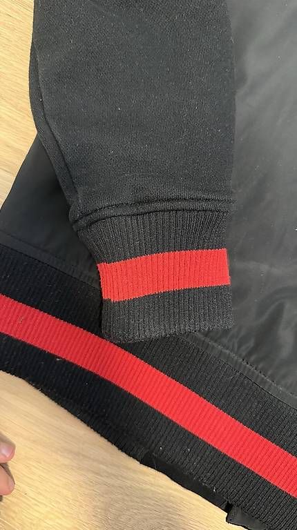 Jacken: The hundreds jacket  – Gebraucht aus Pully von Evgenii13 3