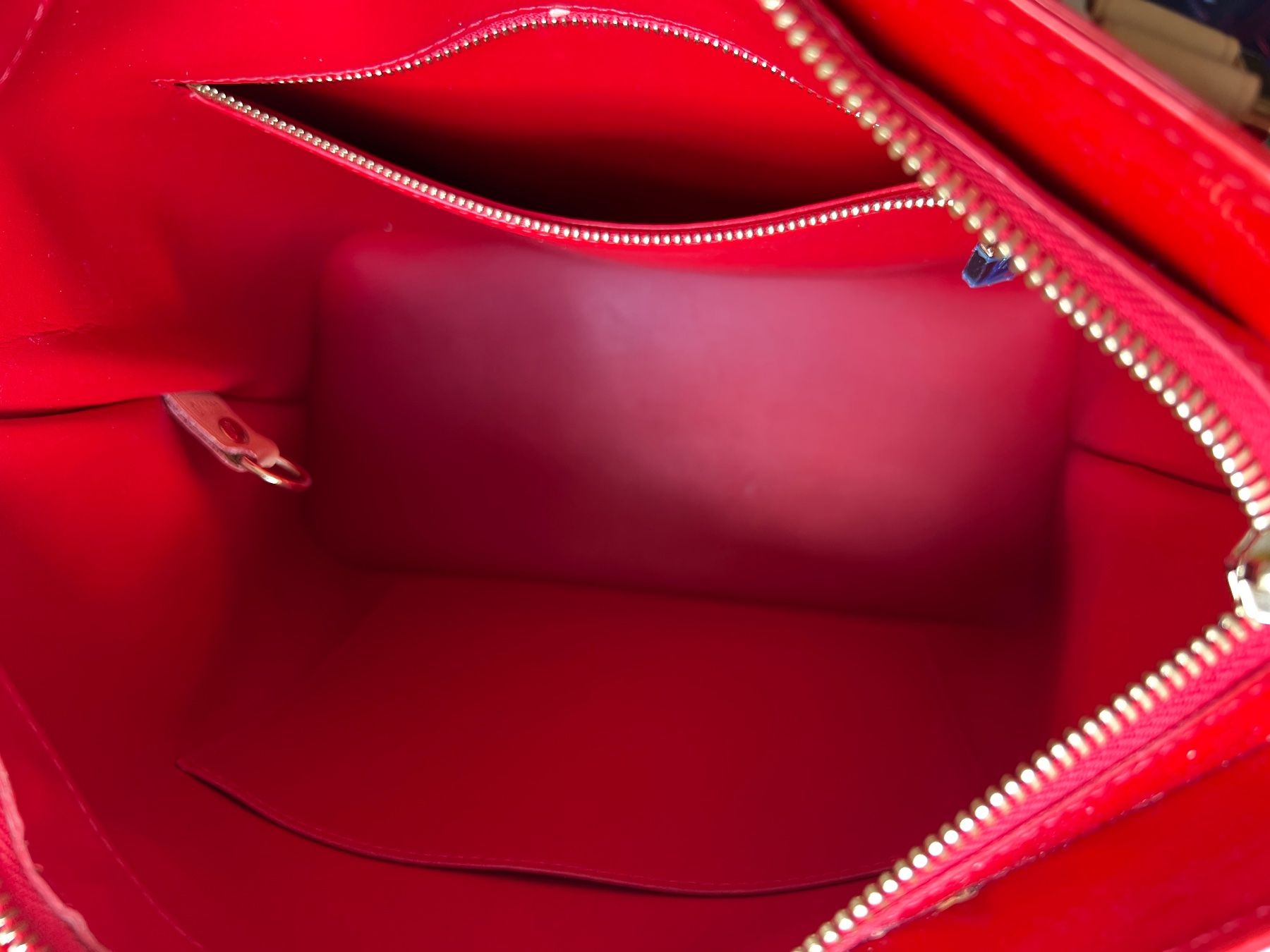 Louis Vuitton Borse da donna: LOUIS VUITTON Houston Bag Rouge – Usato da Zürich venduto da Seetal05 2