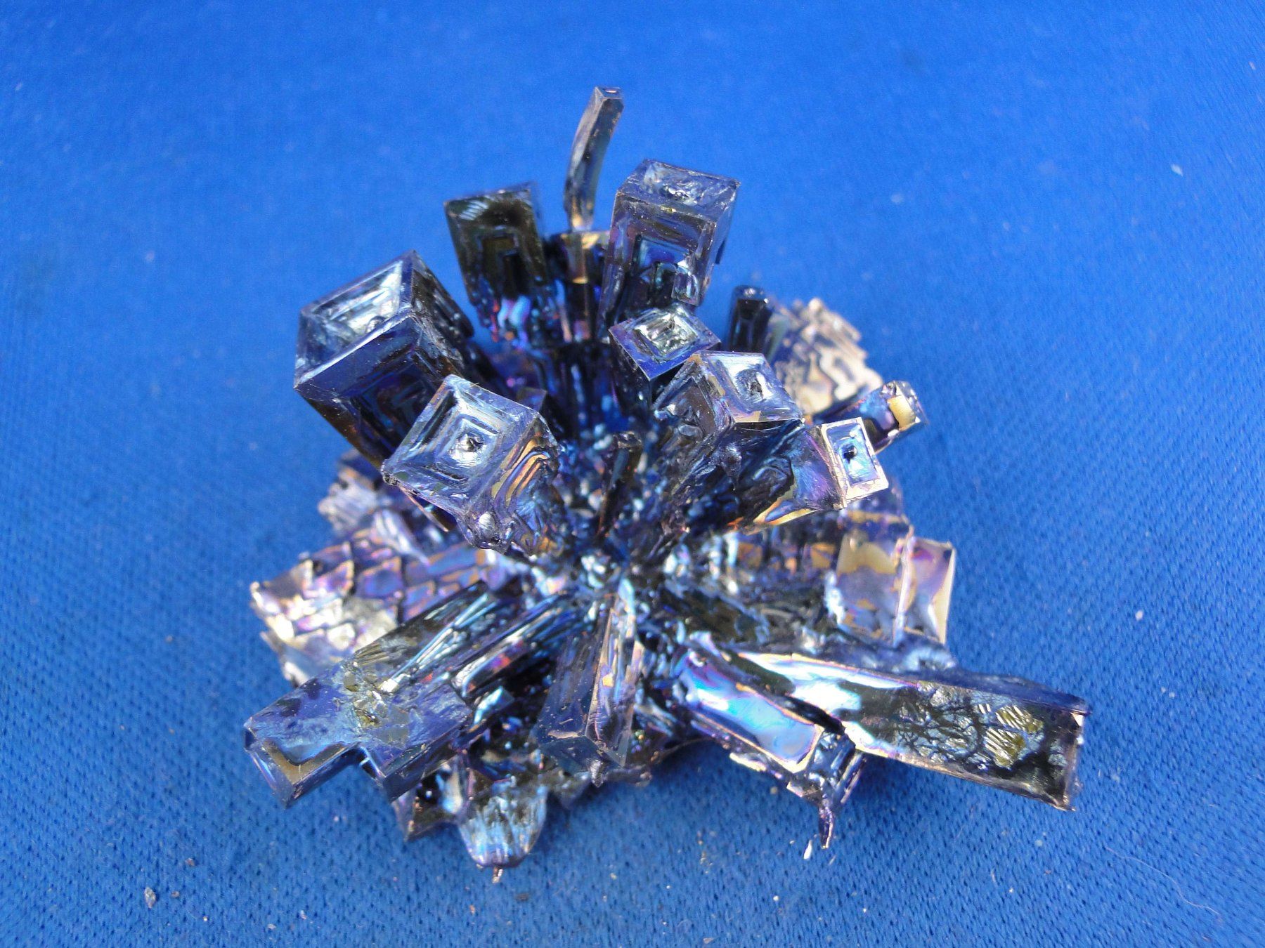 Minerali & Pietre curative: Bismuth – Usato da Schinznach Bad venduto da Demerald 7