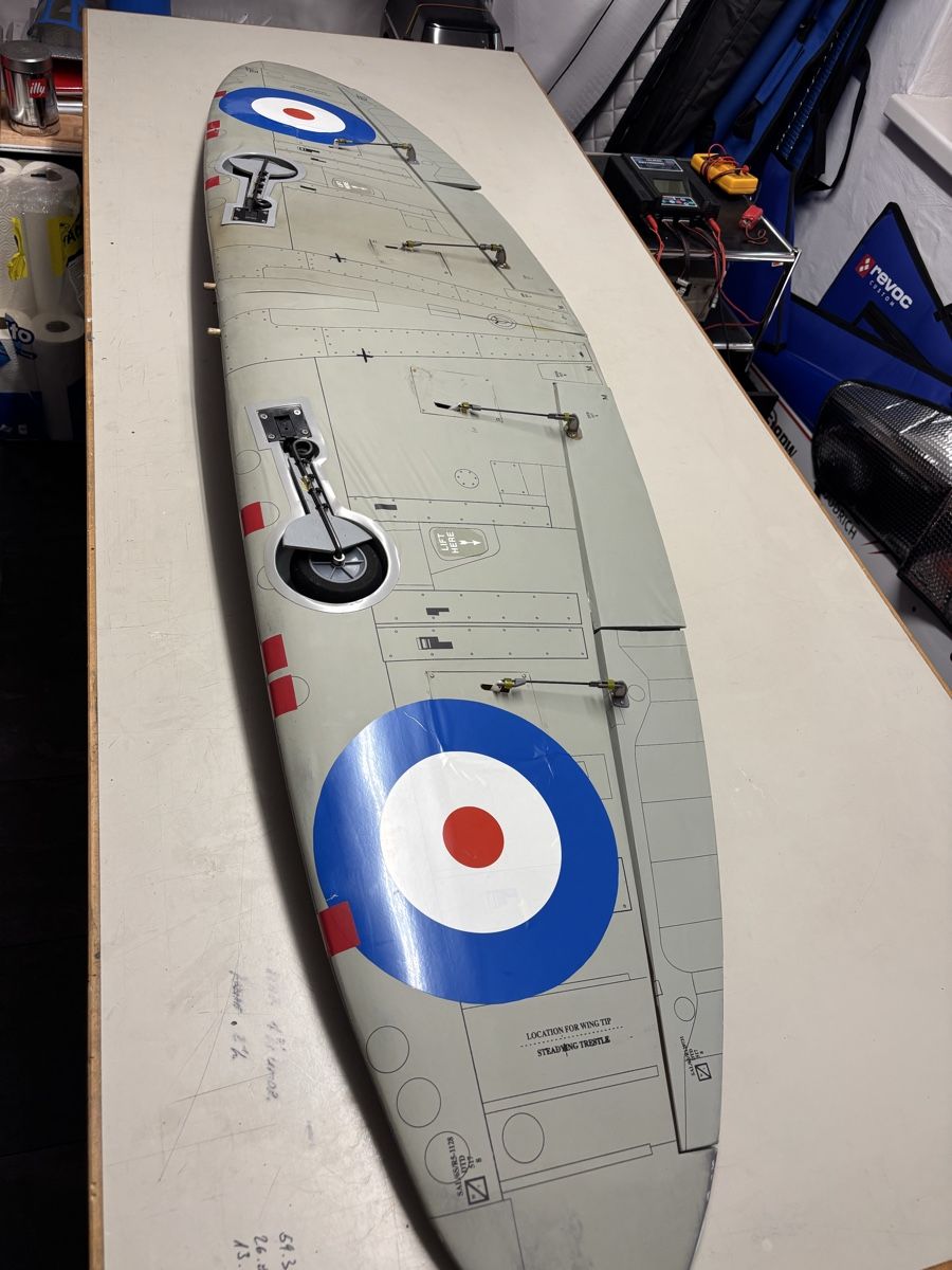 Modellismo RC: Spitfire ev. Blackhorse ca. 180 cm – Usato da Balsthal venduto da Benu3 6
