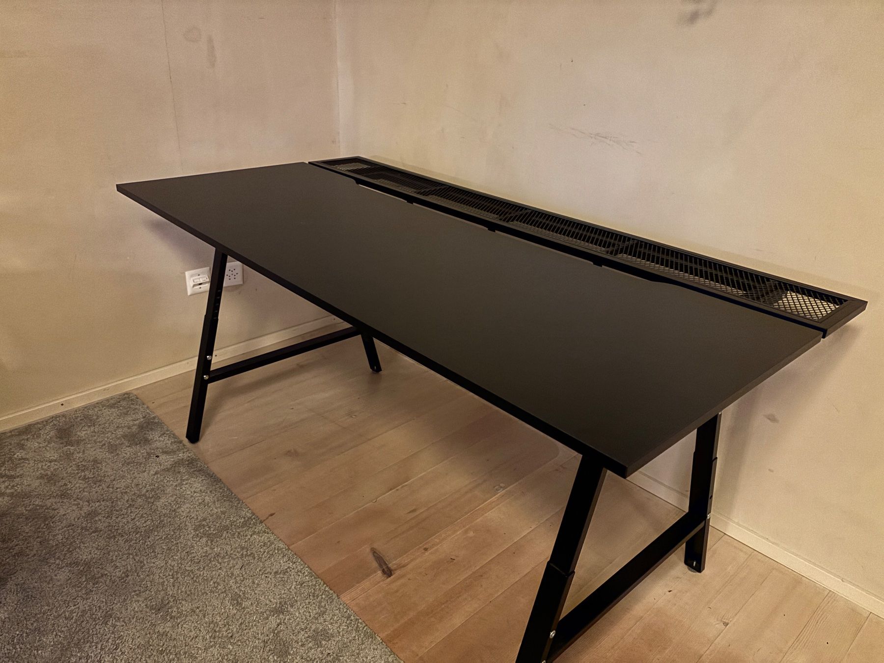 Ikea Scrivanie: Bürotisch schwarz – Usato da Grosshöchstetten venduto da bet_5stw 1