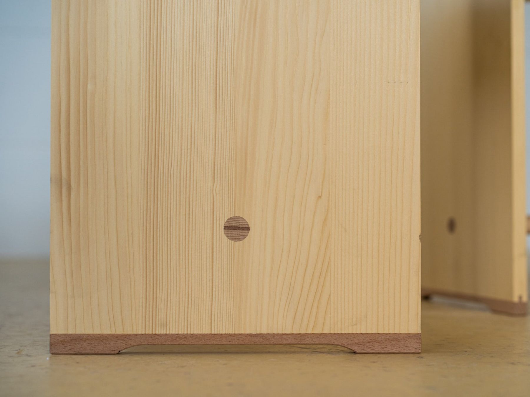 Sgabelli: Max Bill Ulmer Hocker | Buche | Neuware – Nuovo e nell'imballaggio originale da Meinisberg venduto da atelier_TILIJA 4