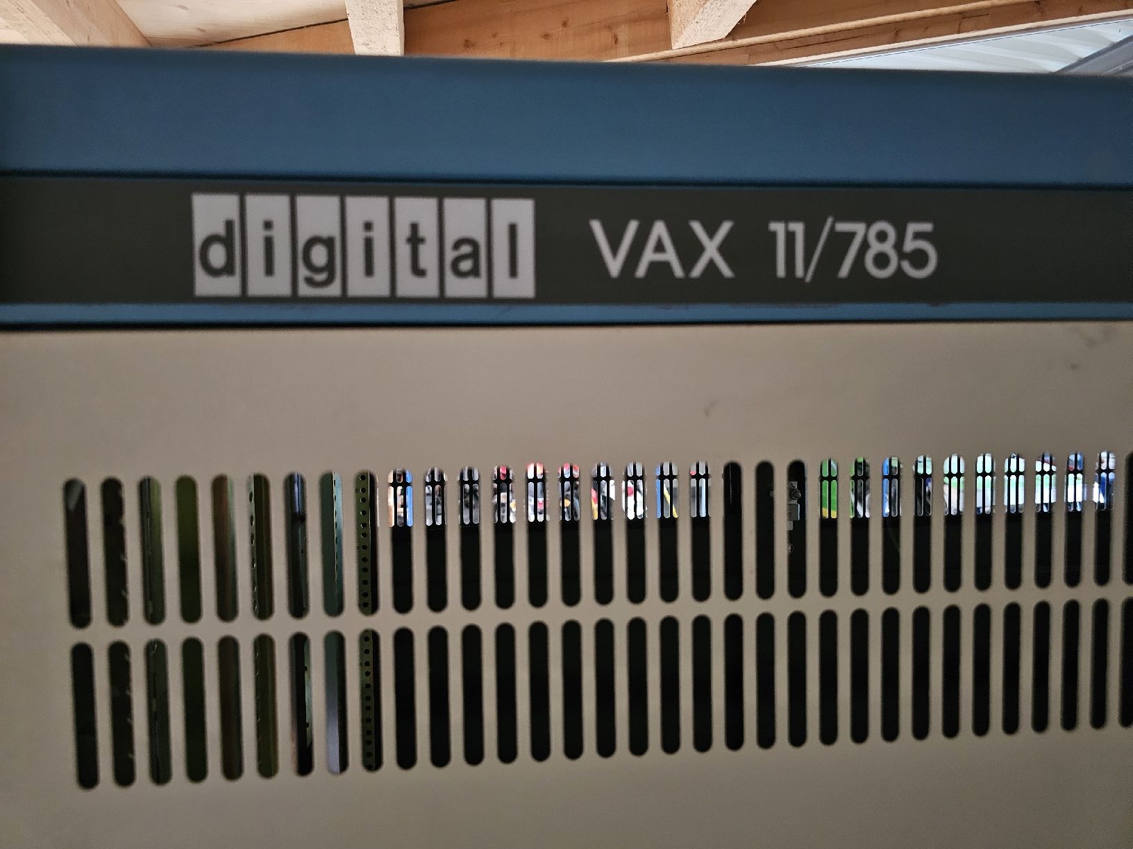 Digital PCs: Digital VAX 11/785 Computer System (055) – Défectueux à Neuenkirch par atr_27tv