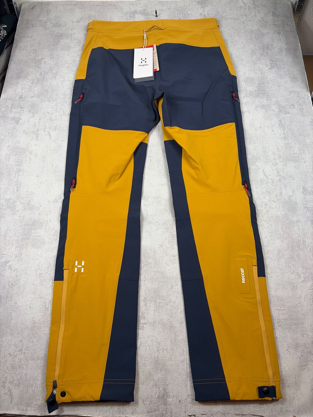 Haglöfs Pantaloni: HAGLÖFS Roc Sight Softshell Pant Men Orange et bleu - 48 – Nuovo e nell'imballaggio originale da Hauterive NE venduto da Leo_o 3