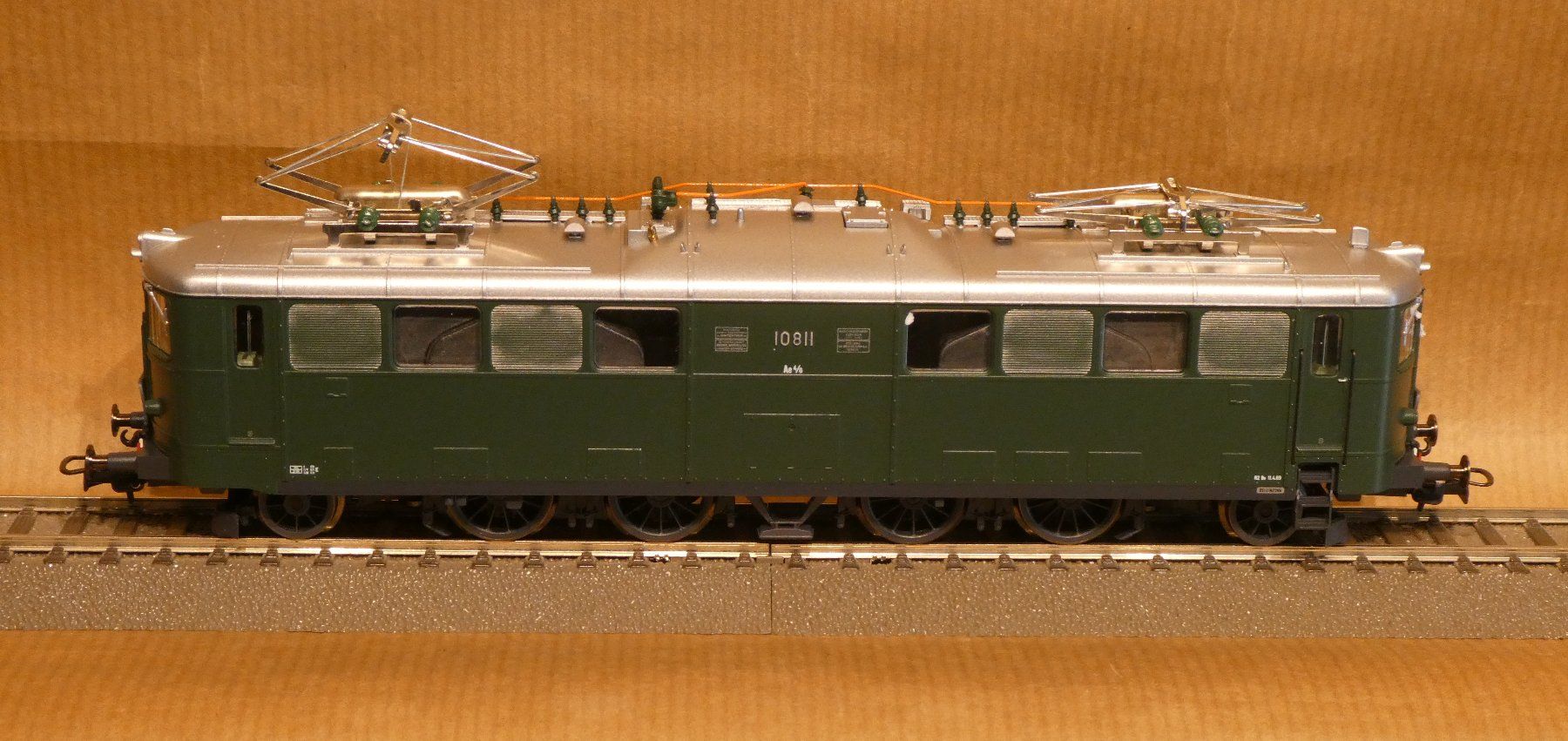 Roco Modellini di ferrovie: Roco SBB Ae 4/6 Gotthardlok DUMMY – Nuovo e nell'imballaggio originale da Muri b. Bern venduto da Malagueno