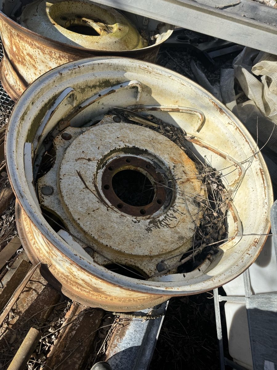 Pneumatici & Ruote complete: Trattore fiat 180/90 – Usato da Biasca venduto da mau_jyn2 1