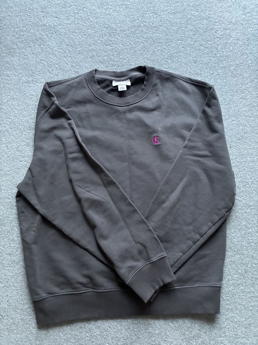Calvin Klein Pulls & Sweat-shirts: Calvin Klein Jeans Sweatshirt Charcoal Grey Size M – D'occasion à Basel par gvi_6txz 1