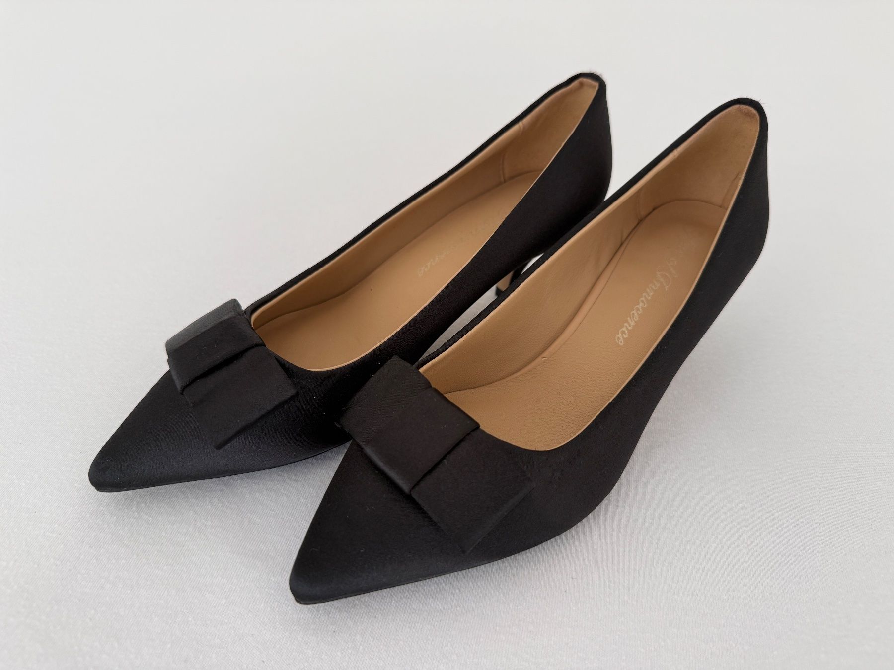 Scarpe da donna: Age of Innocence Satin Schuhe – Nuovo (secondo la descrizione) da Pfäffikon SZ venduto da Redwulf34 2