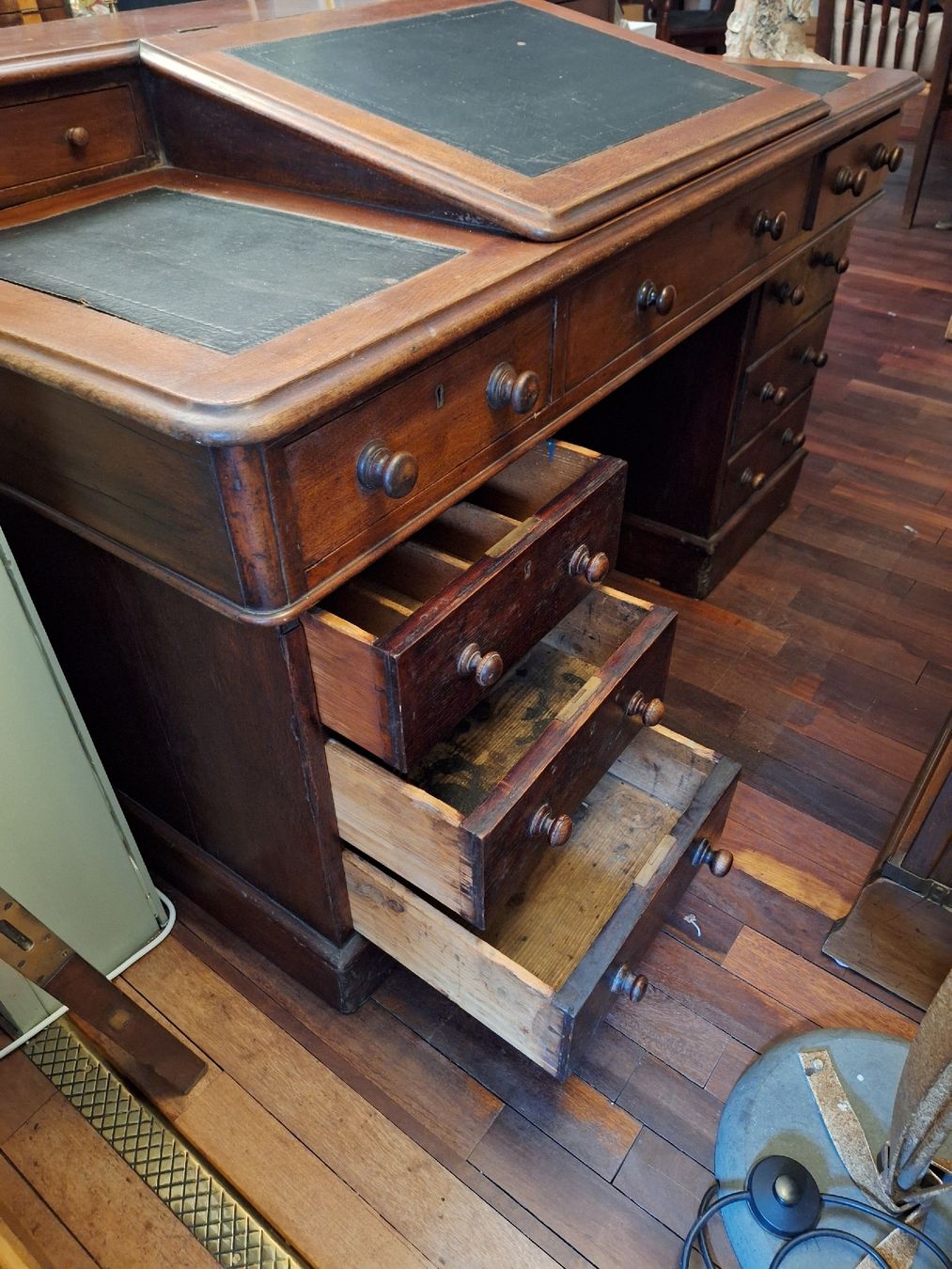 Scrivanie: Dickensen Desk Schreibtisch – Usato da Schmiedrued venduto da michelle62 3