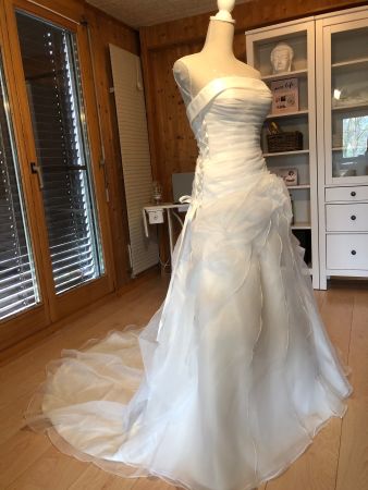 Symphony of Venus Hochzeitskleid Gr.36 frisch gereinigt