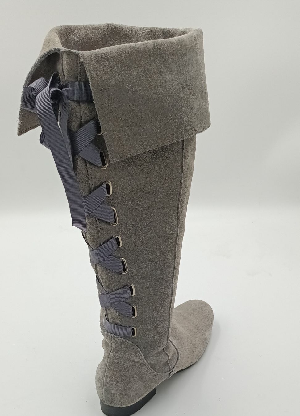 Scarpe da donna: élégantes bottes en daim – Usato da Lausanne venduto da Fanny57