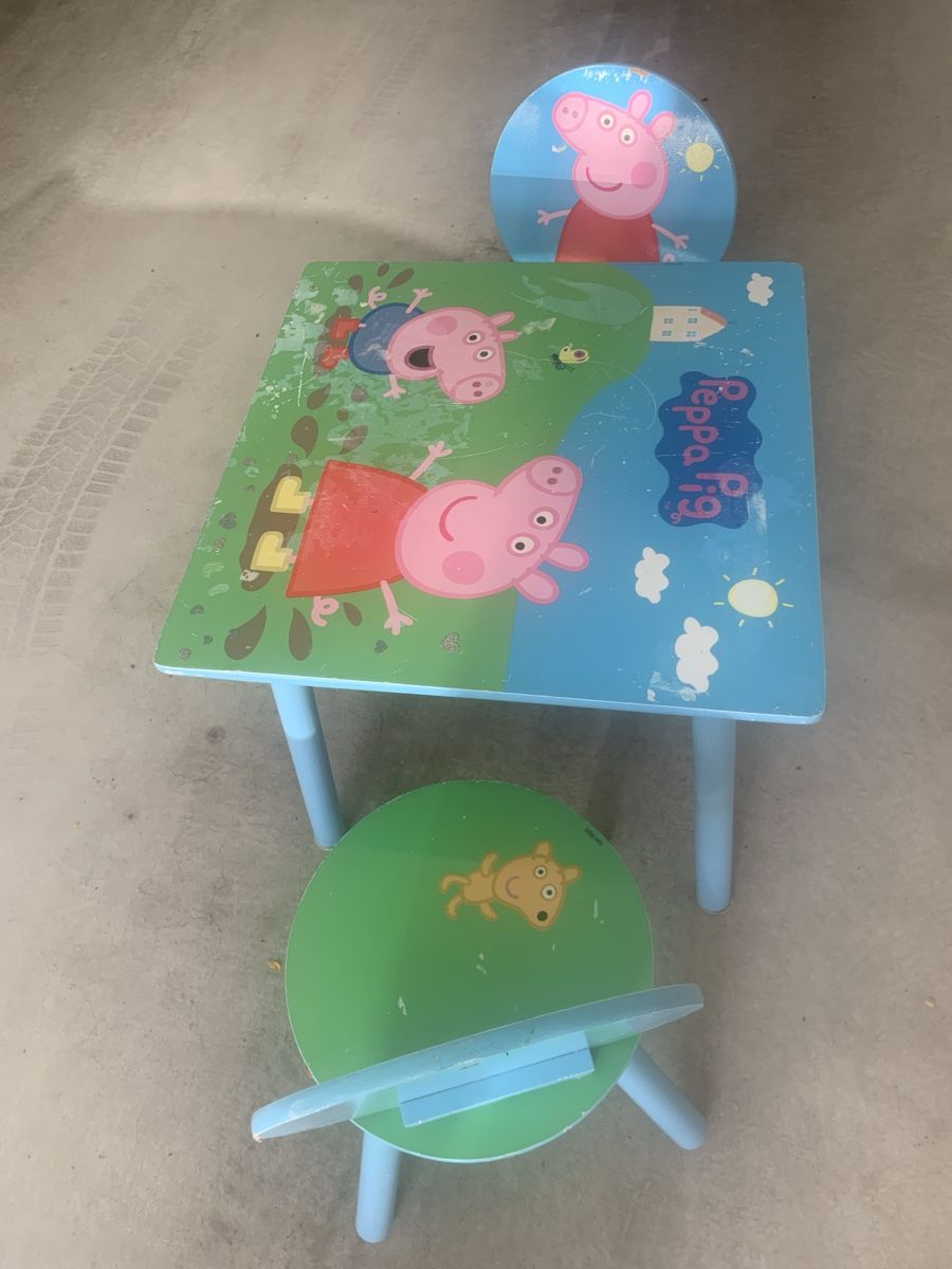 Tischset:     Kindertisch - Kindermöbel  – Gebraucht aus Oberwil b. Zug von ZUGERSEE6317