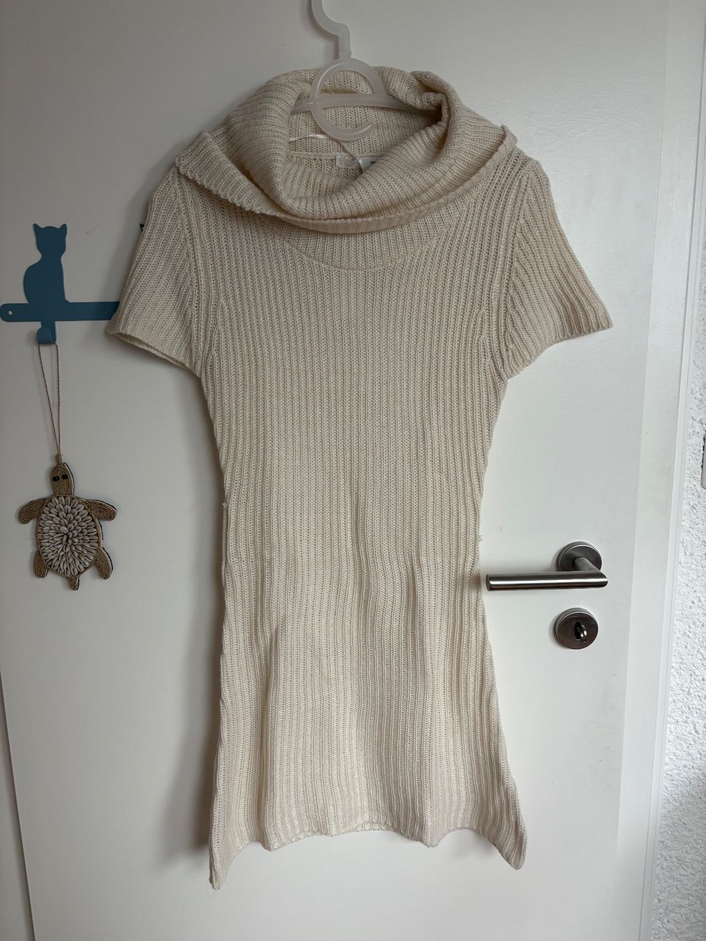 Kleider: Robe en tricot col roulé – Gebraucht aus Lausanne von milou201619