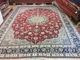 Top schöner und grosser Isfahan Perserteppich, signiert! 359
