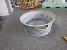 Seltene alte kleine Wanne verzinkt mit Henkeln, d=21cm/h=9cm